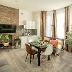 Bright Studio By Hampstead & Kilburn For 4